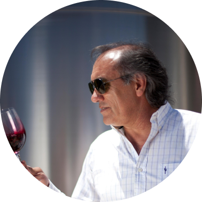 Retrato de Hugo Zamora - Asesor Enológico en Familia Garavaglia